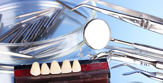 Outils de réparation de prothèse (réparation de prothèse dentaire) Bois-des-Filion | Hogan et Messier Denturologistes - Rosemère